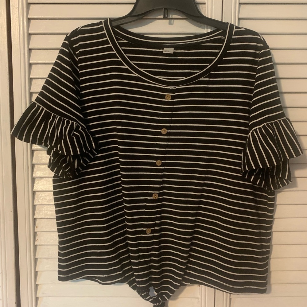 Black and White Striped Women's Top Size XL